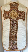 White Roman Vestment 8914